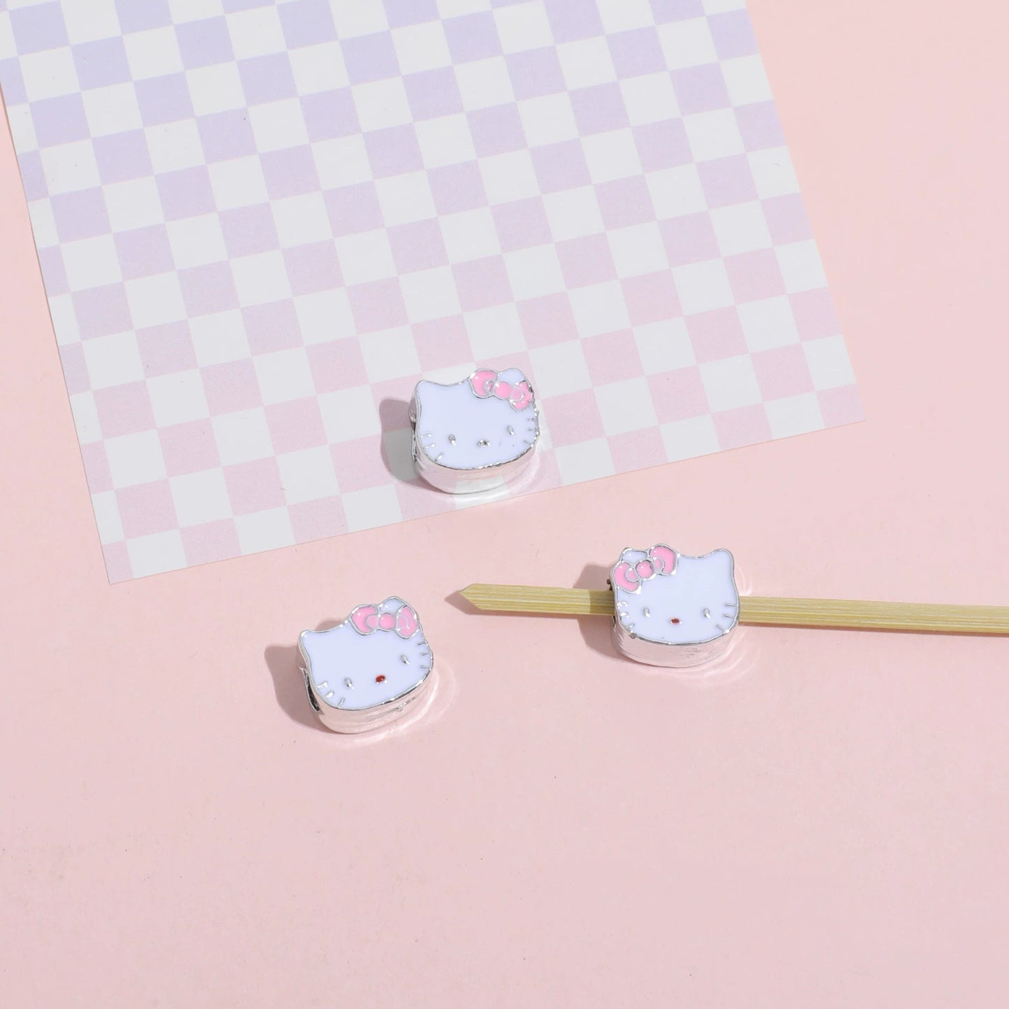 E08 金属アクセサリー